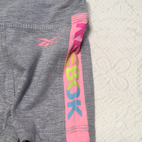 12m (3/$20) Reebok 2-Piece Summer Activewear - Picture 14 of 16